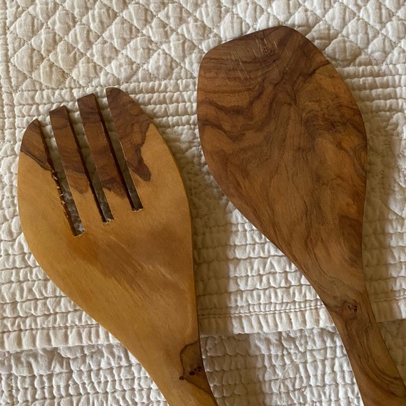Olive Wood Salad Tongs - Picture 3 of 6